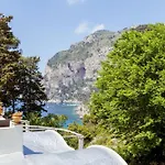 La Perla Marina Suite